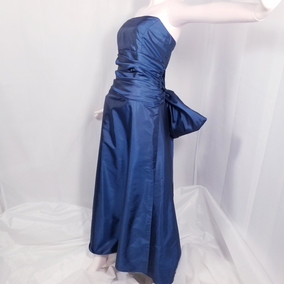 Strapless Evening Gown with a Tie Bow - Picture 3 of 14